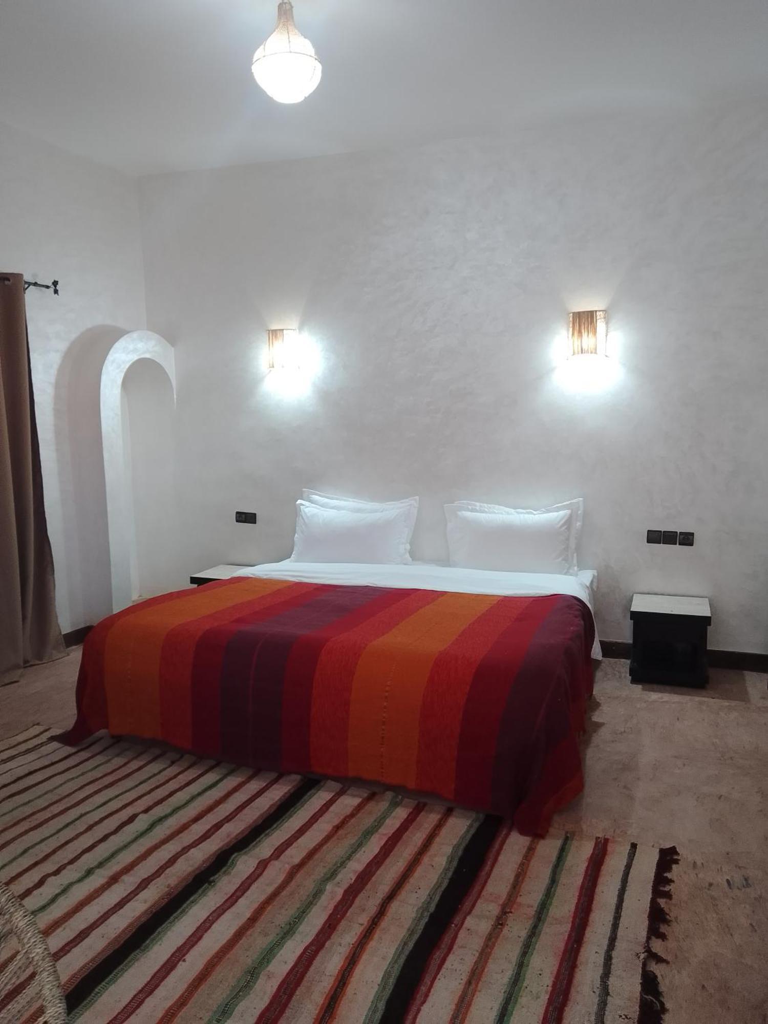 Ostello Kasbah Dar Bahnini Skoura Esterno foto