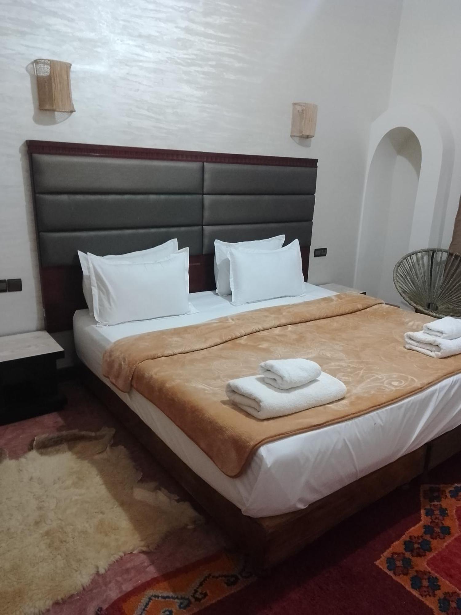 Ostello Kasbah Dar Bahnini Skoura Esterno foto