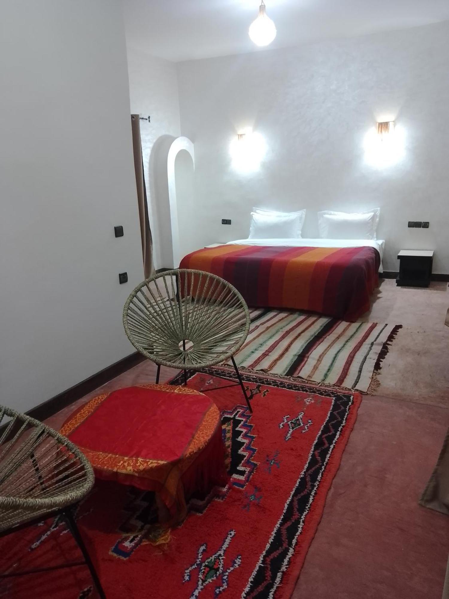 Ostello Kasbah Dar Bahnini Skoura Esterno foto