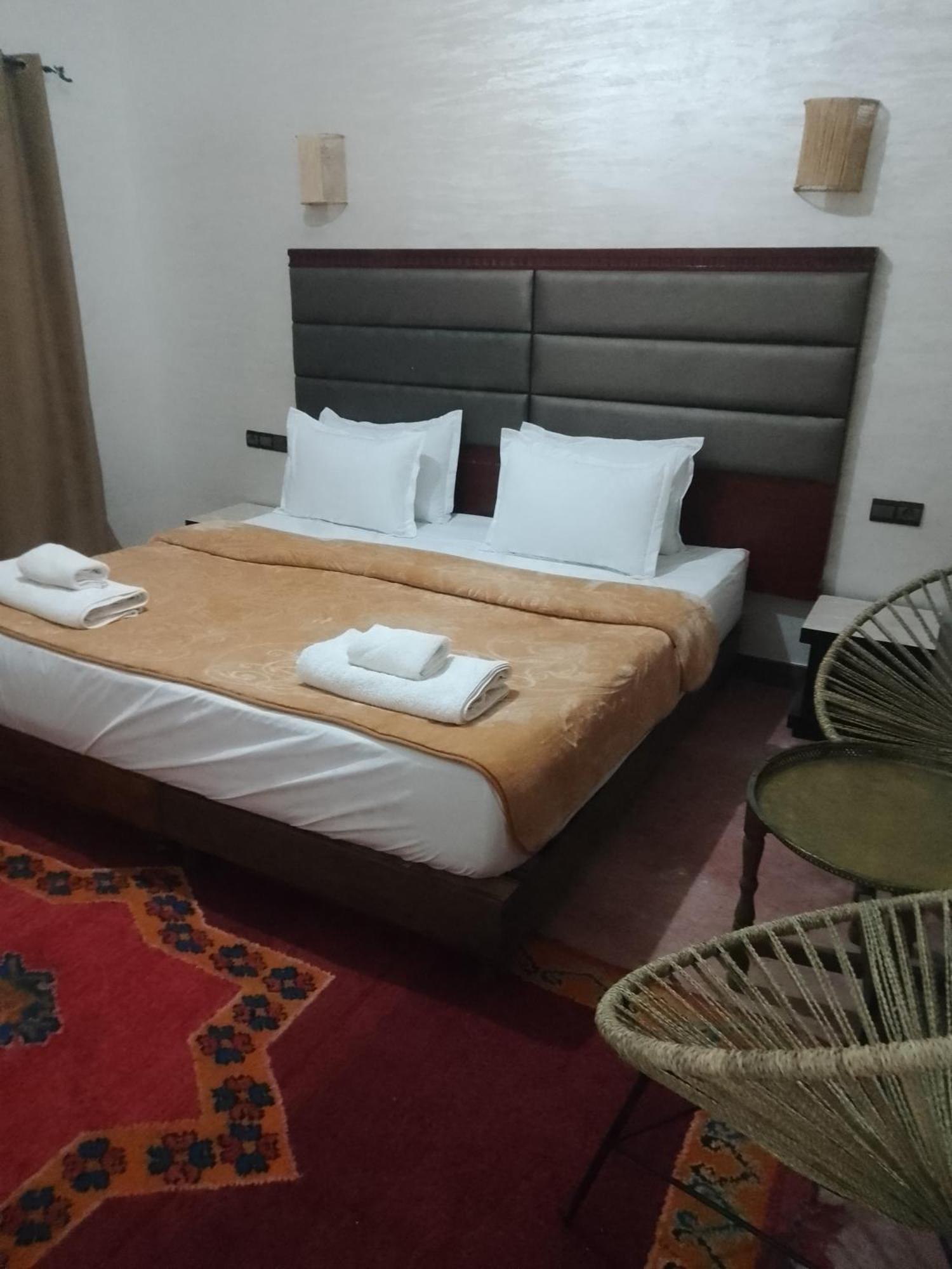 Ostello Kasbah Dar Bahnini Skoura Esterno foto