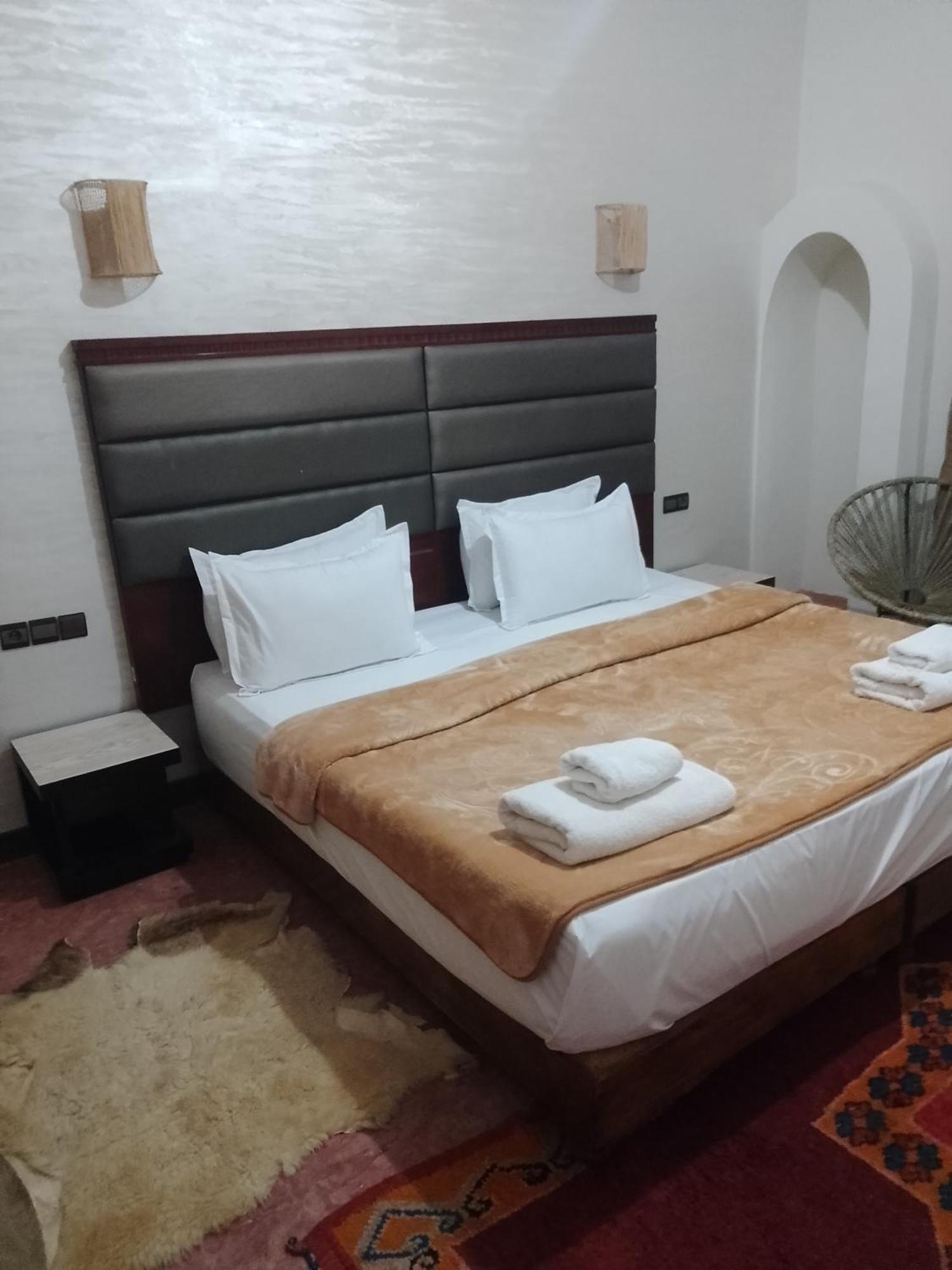 Ostello Kasbah Dar Bahnini Skoura Esterno foto