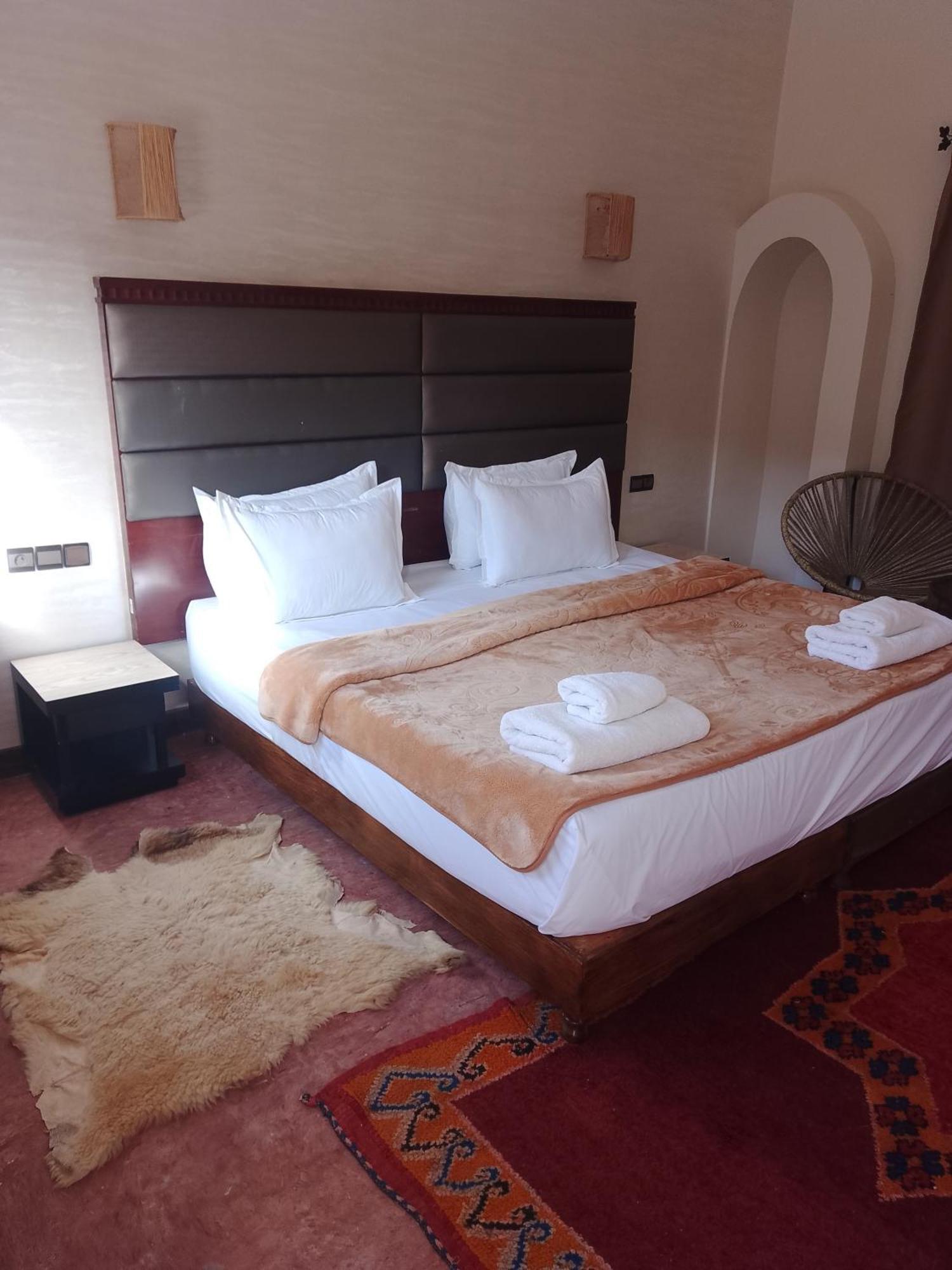Ostello Kasbah Dar Bahnini Skoura Esterno foto